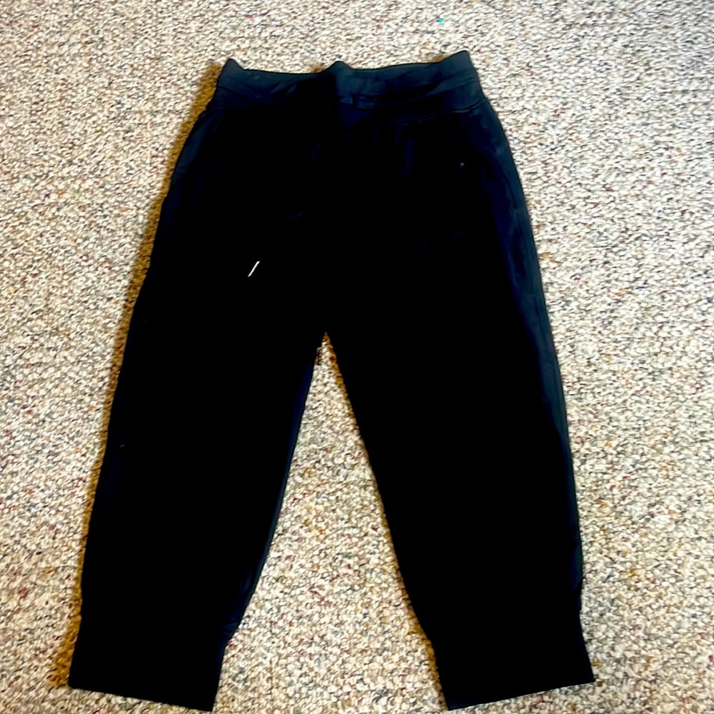 Zyia cropped joggers size small black